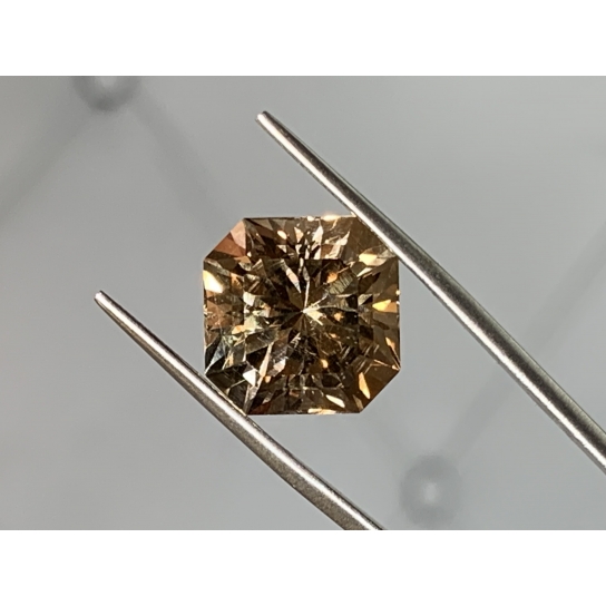 14.1ct Champagne Topaz 