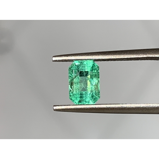 0.9ct Emerald 