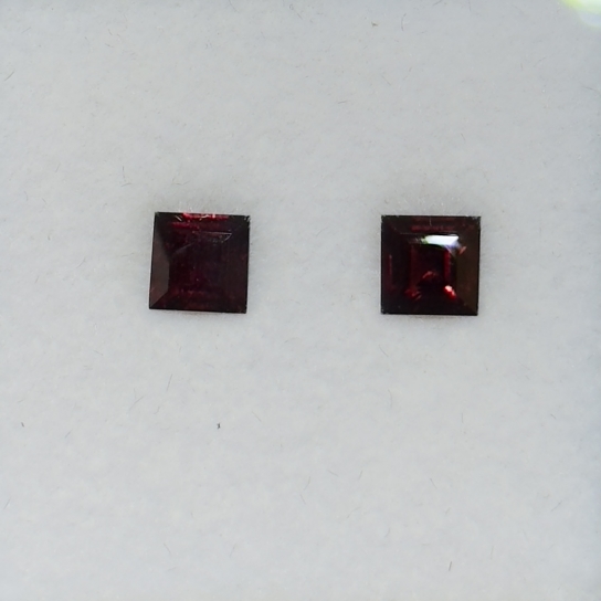 2ct Rhodolite Garnet 