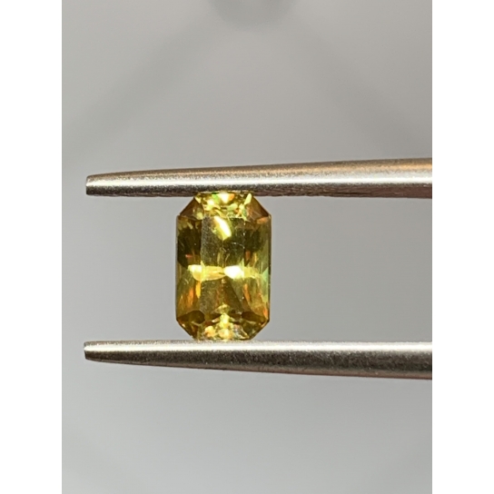 0.9ct Sphene