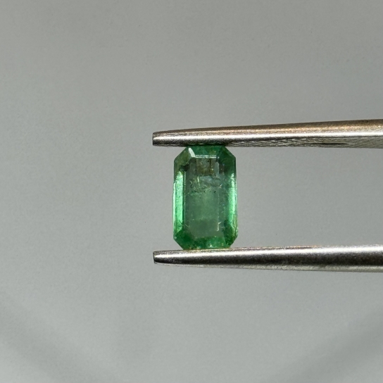 0.8ct Emerald